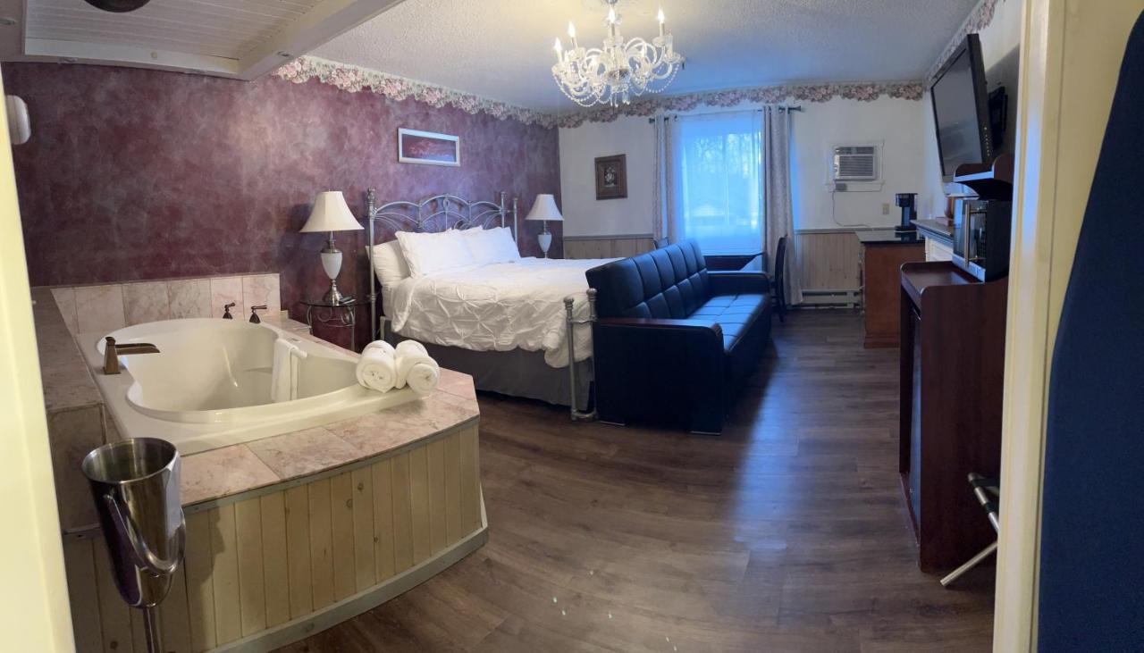 Vacationland Inn & Suites Brewer Buitenkant foto