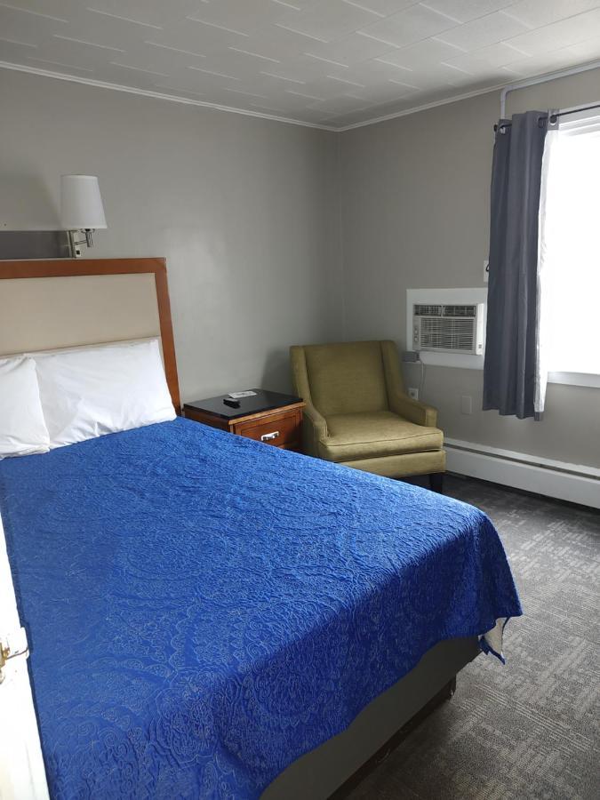 Vacationland Inn & Suites Brewer Buitenkant foto